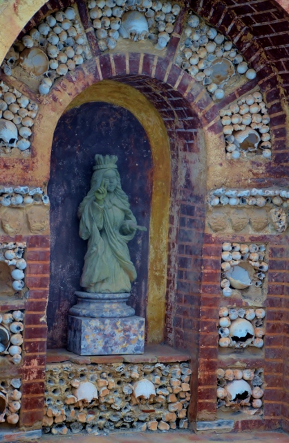 Capela Dos Ossos-Knochenkapelle